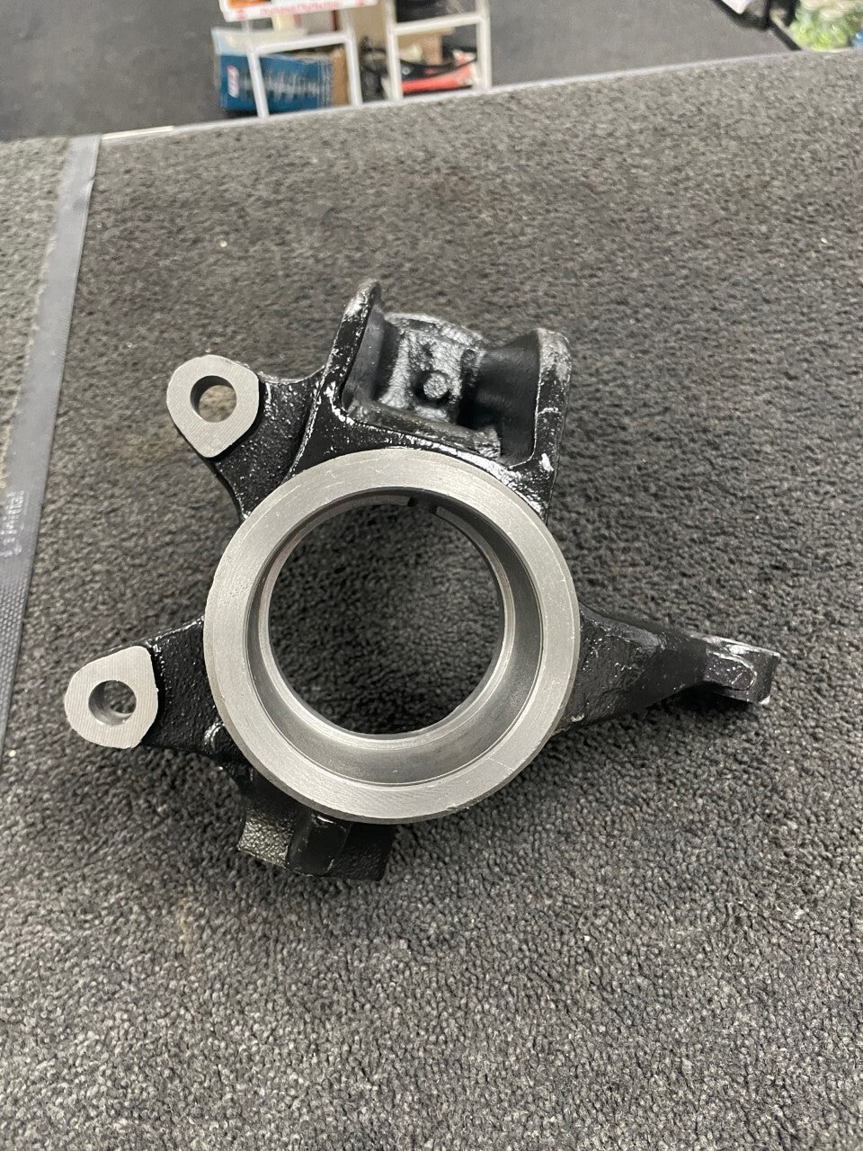 FRONT PASSENGER LH STEERING KNUCKLE WHEEL BEARING CARRIER MONDEO MK3 2000-2007