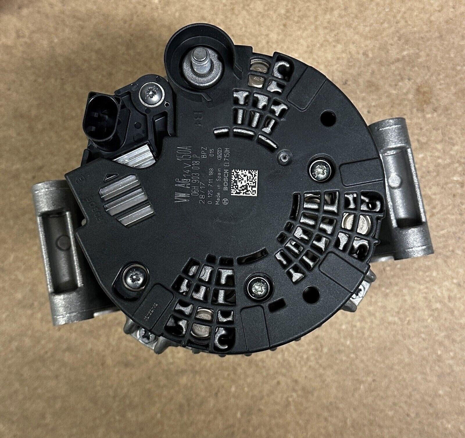 AUDI A4 A5 Q5 1.8 2.0TFSi ALTERNATOR 06H903018P GENUINE BRAND NEW