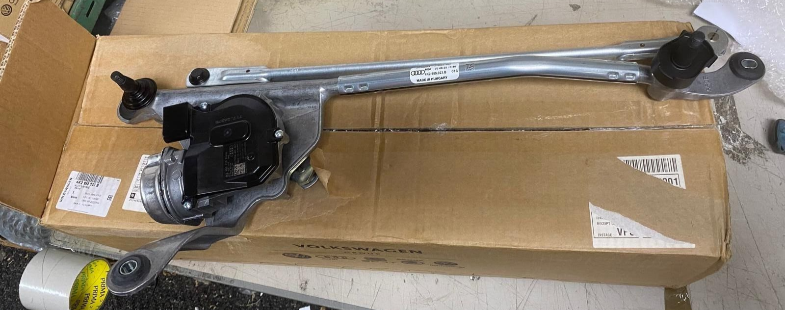 AUDI A6 A7 RS6 RS7 FRONT WIPER MOUNTING WITH WIPER MOTOR 4K2955023B GENUINE