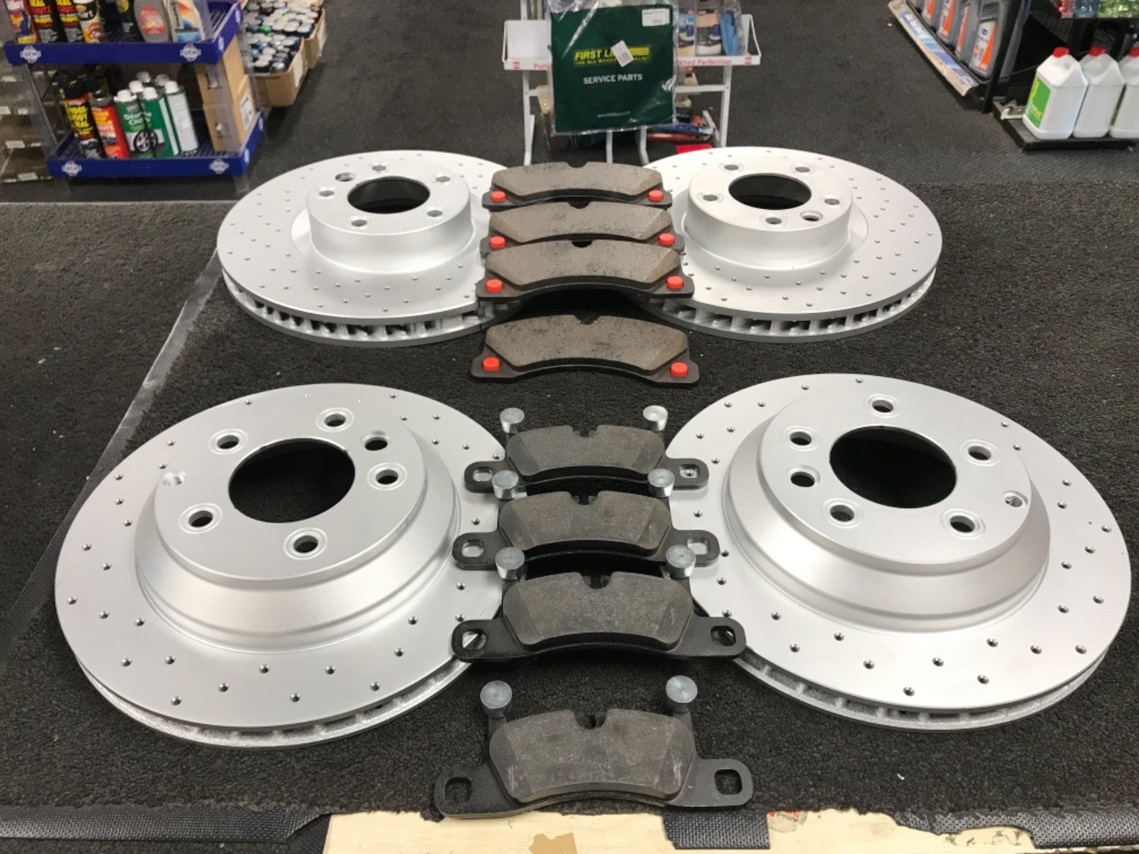 FOR CAYENNE D V8 S TIPTRONIC S BRAKE DISC DRILLED GROOVED PADS FRONT REAR