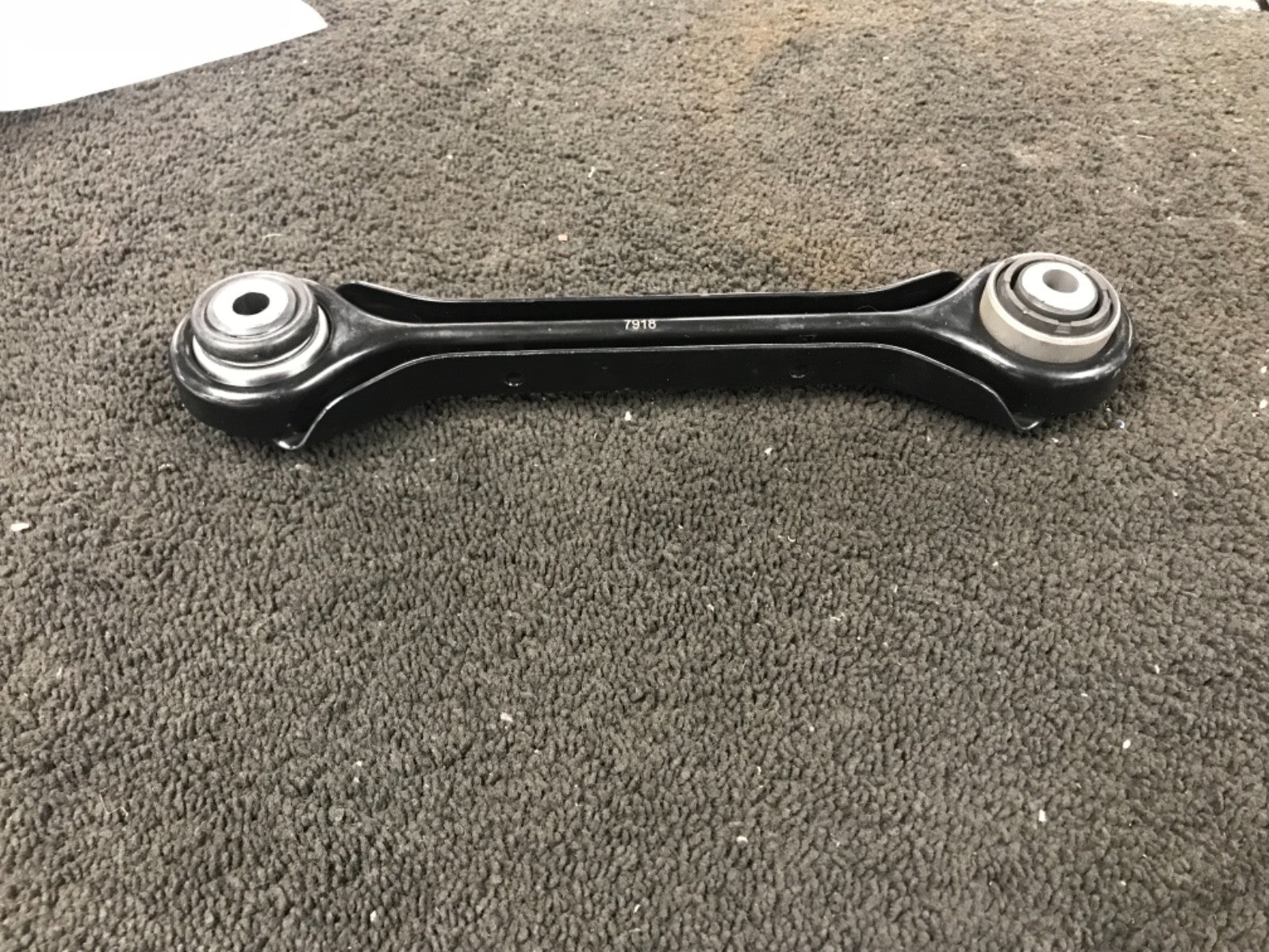 BMW 3 316 318 320 325 330 E90 E91 E93 REAR UPPER CENTER  SUSPENSION CONTROL ARM