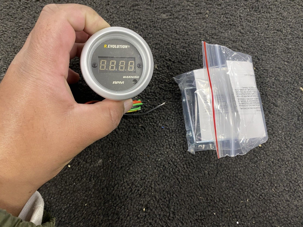 UNIVERSAL DIGITAL RPM REV COUNTER GAUGE 52MMX 50MM