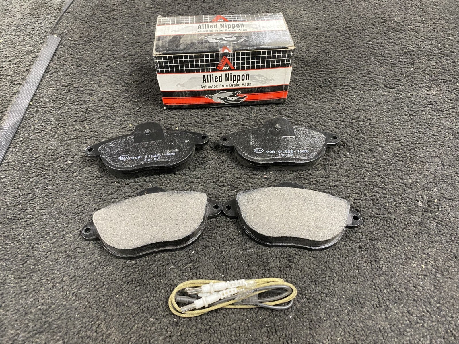 FRONT BRAKE PAD SET FITS CITROEN XANTIA TURBO 2.0 1993-01 ADB21008