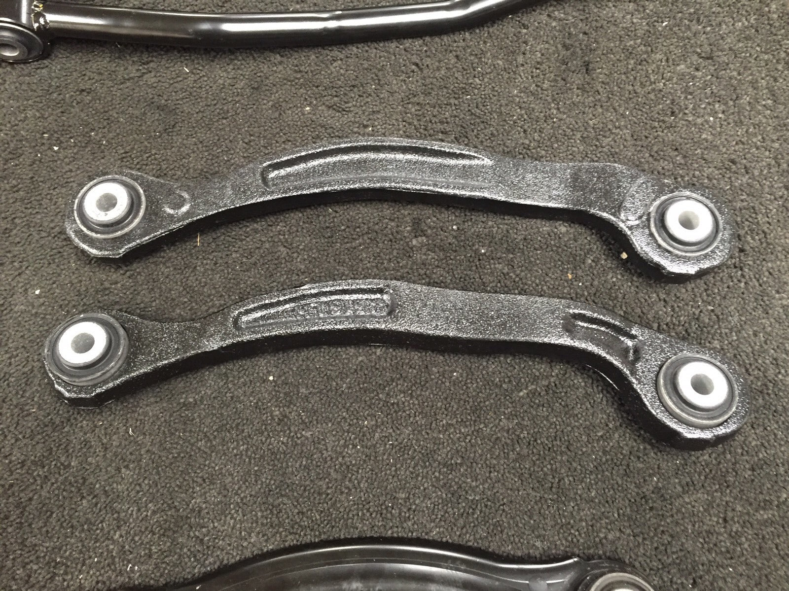 FOR  300C DODGE CHARGER MAGNUM 2WD REAR LATERAL LINK ARM REAR ARM 5180565AA