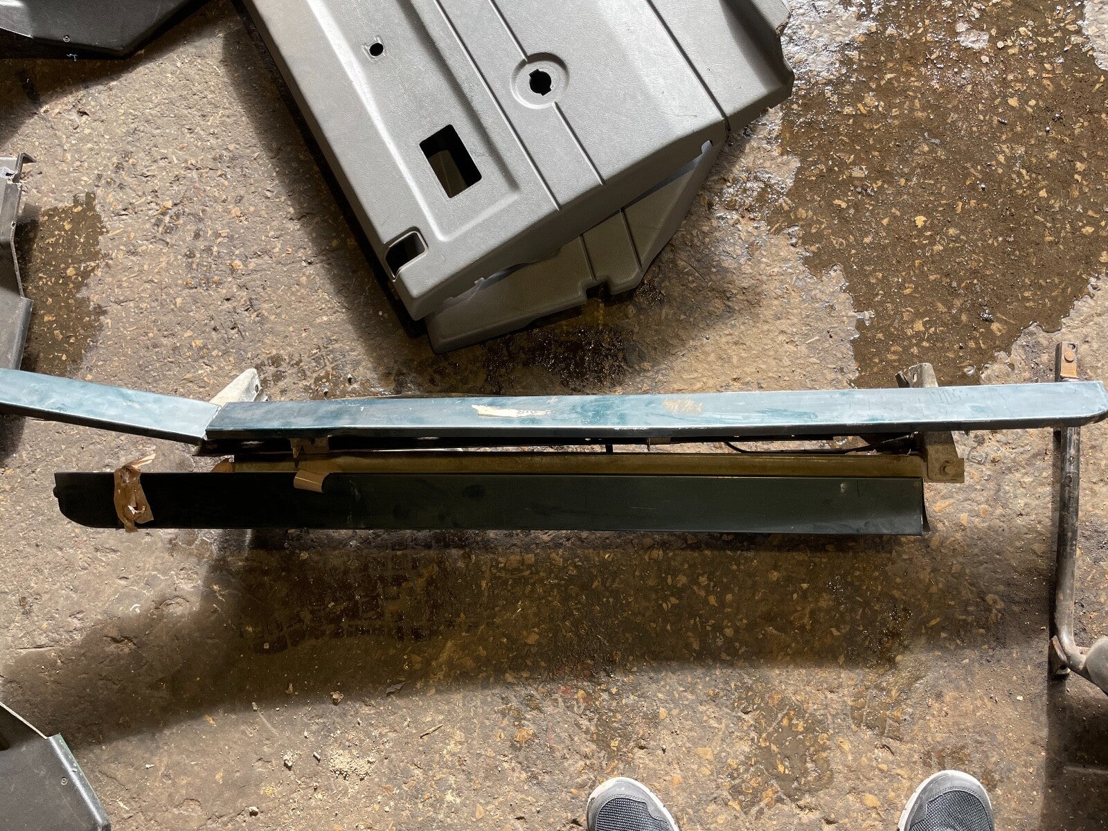 Land Rover DEFENDER 90 CSW HARDTOP 110 2 DOOR SILL RAILS BRACKETS COVERS
