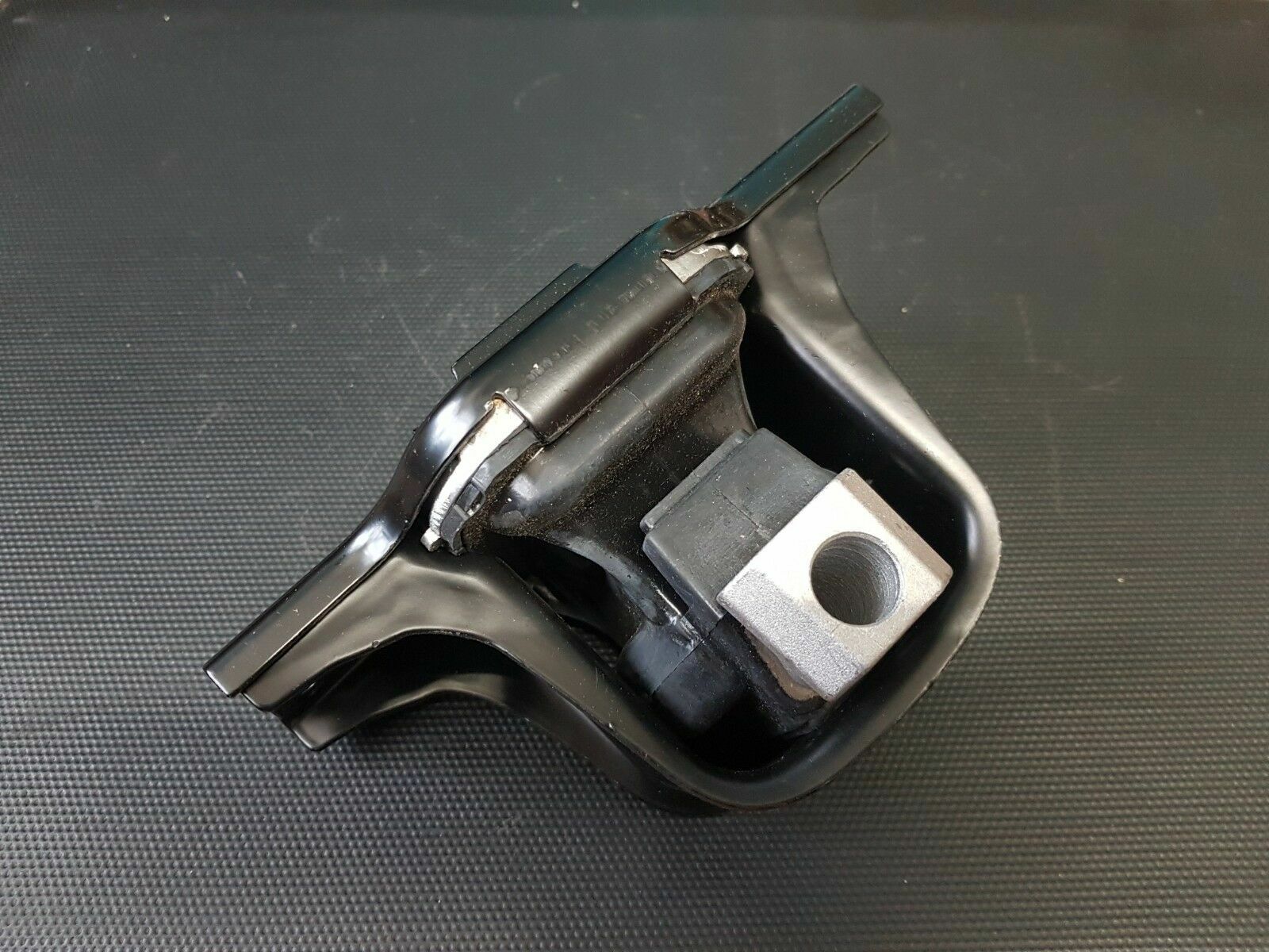 FOR NISSAN QASHQAI 2006-2013 FRONT UPPER RIGHT HAND SIDE ENGINE MOUNT MOUNTING
