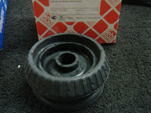 FIESTA KA  FRONT STRUT TOP MOUNTING NEW 