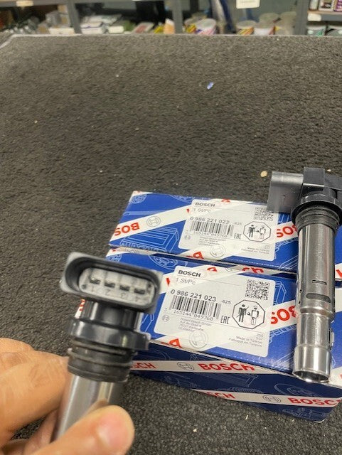 2 GENUINE BOSCH COIL PACK LEON TOLEDO FABIA OCTAVIA GOLF MK4 MK5 MK6  1.2 1.4