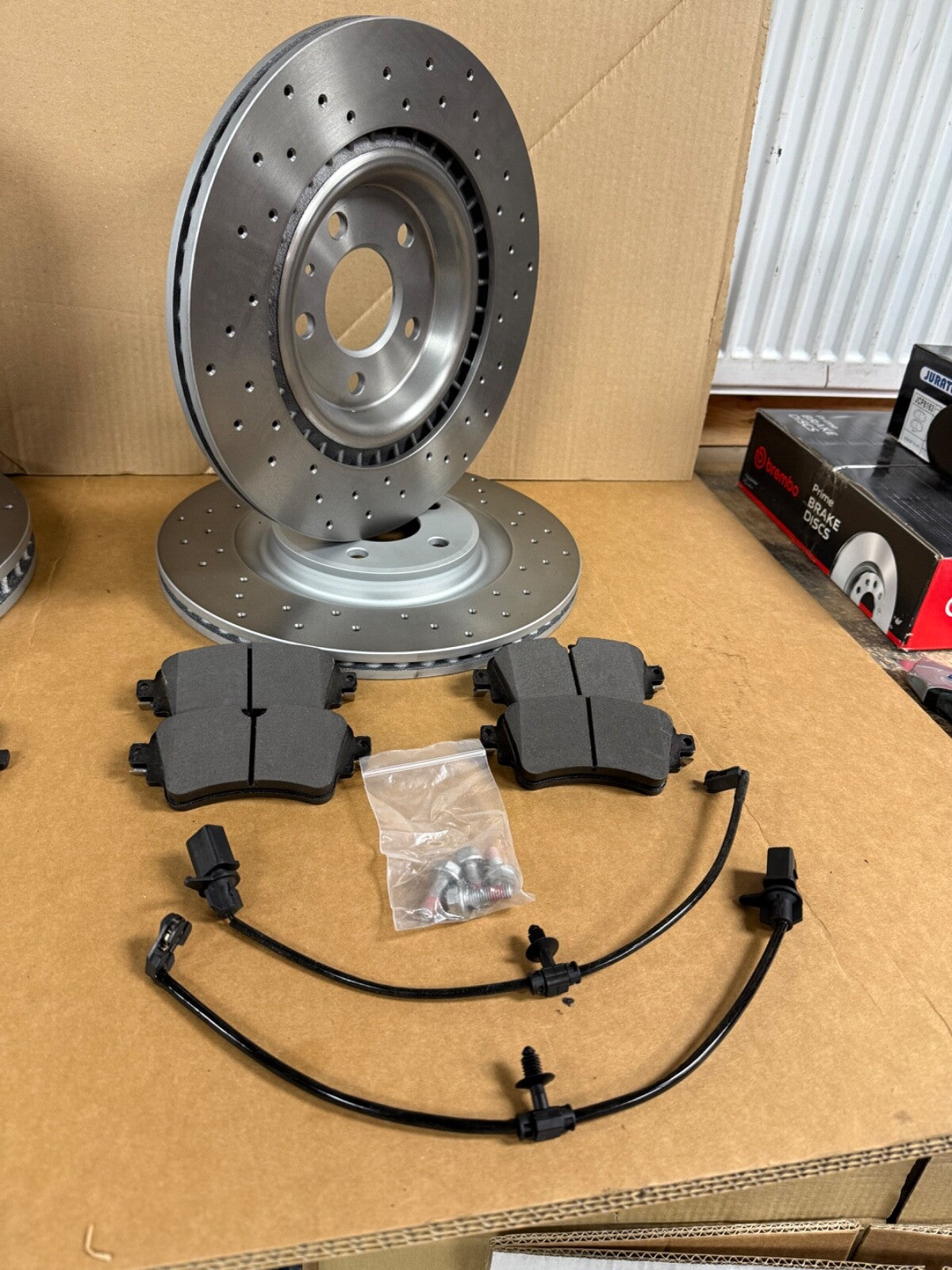 FOR TOUAREG V6 BLACK EDITION TDI (MK3 (CR)) FRONT REAR BRAKE DISC PADS DRILLED