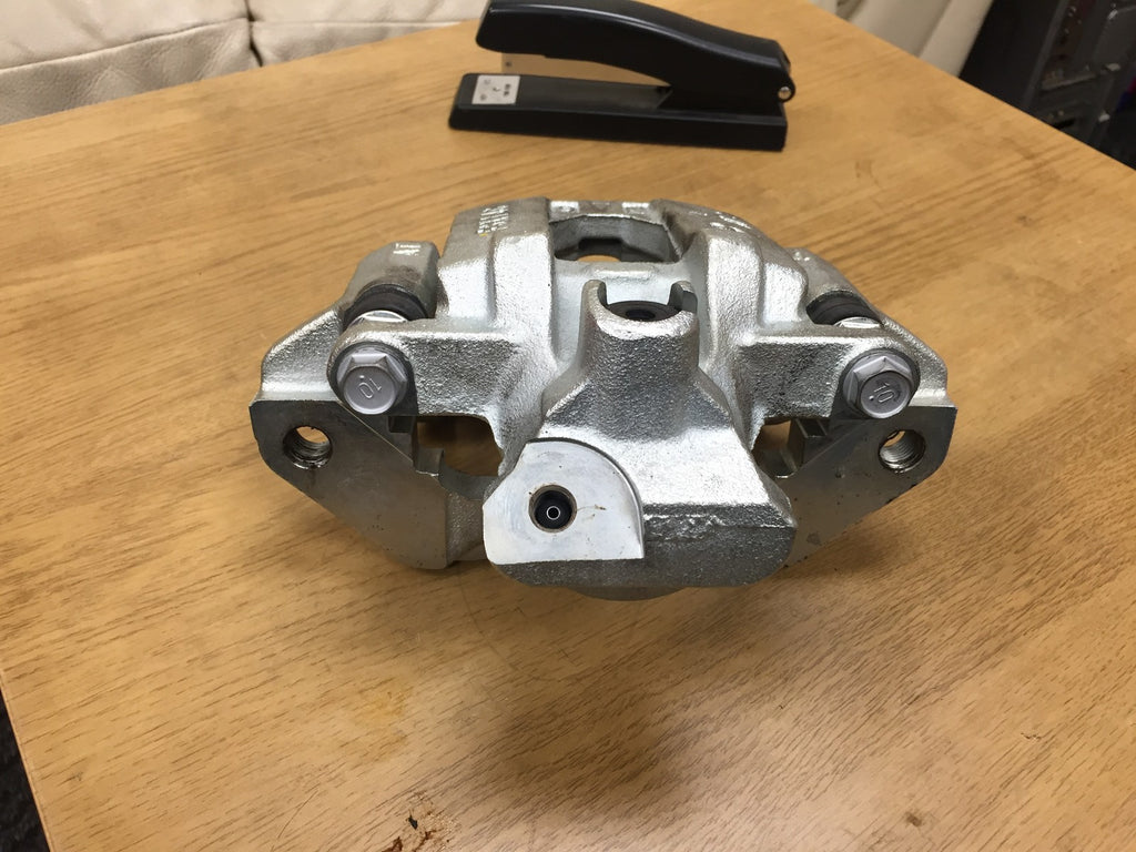 BRAKE CALIPER FRONT UPPER LH  SIDE MITUBISHI CANTER FUSSO 3.0TD 3C15 2005-2011