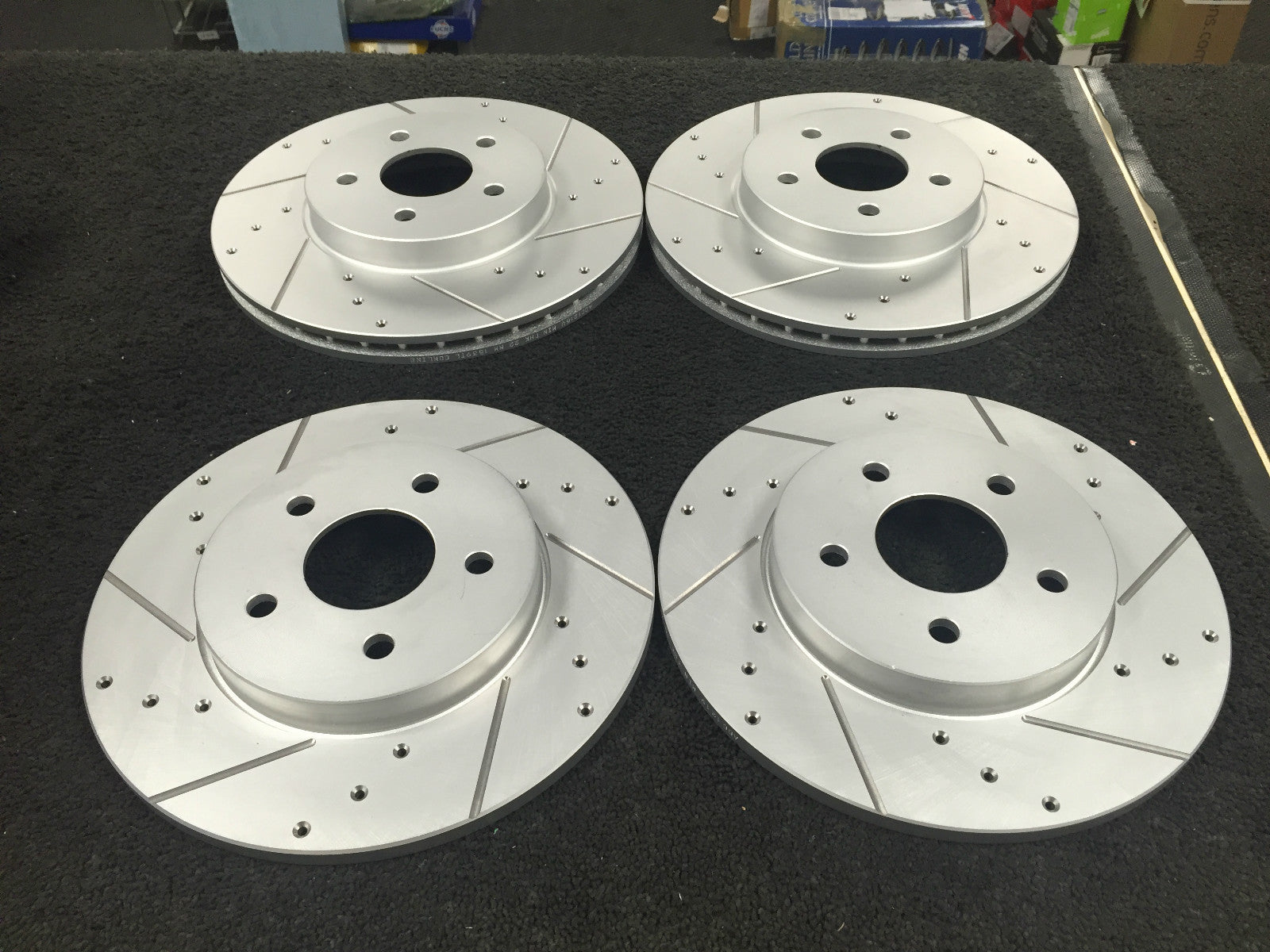 FORD MONDEO ST220 CROSS DRILLED GROOVED BRAKE DISC FRONT REAR SET 