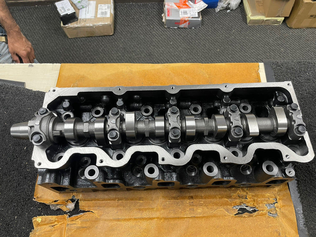 CYLINDER HEAD COMPLETE FOR TOYOTA LANDCRUISER HILUX SURF LN130 2.4TD 2L 2LT  3L