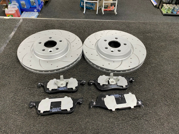 FOR JAGUAR F-PACE 2.0 X761 FRONT REAR CROSS DRILLED GROOVED BRAKE DISCS PADS 