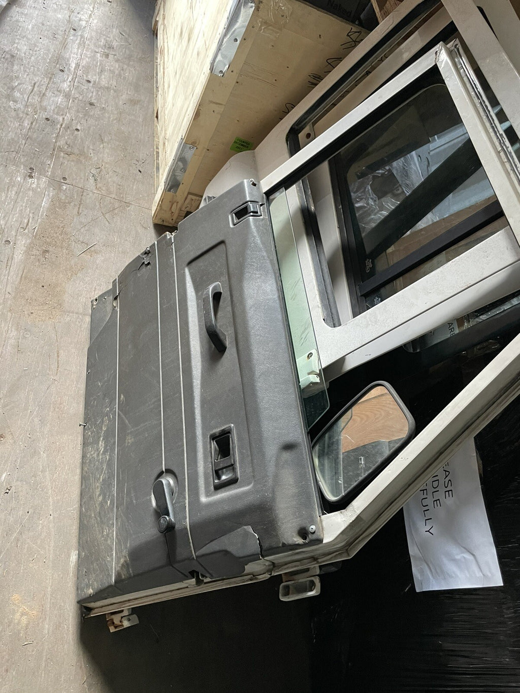 DEFENDER 90 110 TDI PASSENGER SIDE FRONT DOOR COMPLETE DOOR CARD GLASS