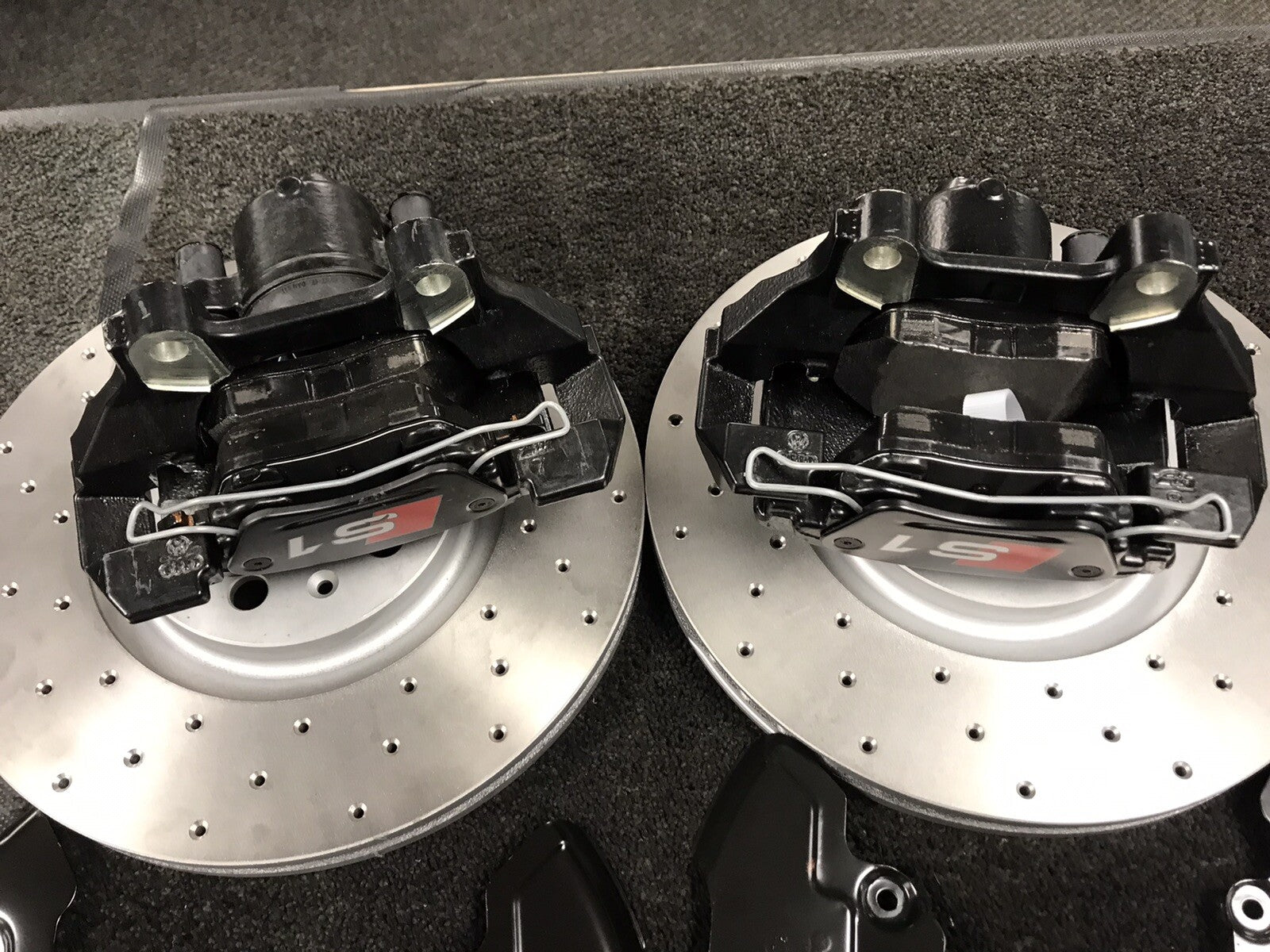 AUDI A1 S1 IBIZA POLO GTI PERFORMANCE BRAKE DISC BRAKE PADS CALIPERS  310MM