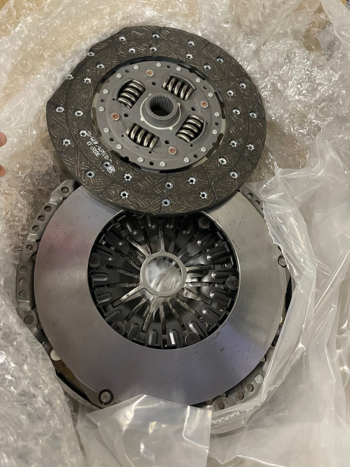 LUK 2PCE CLUTCH KIT  JAGUAR S-TYPE 2.7D DISCOVERY 3 4 TDV6 4.0 4.6 REDUCED