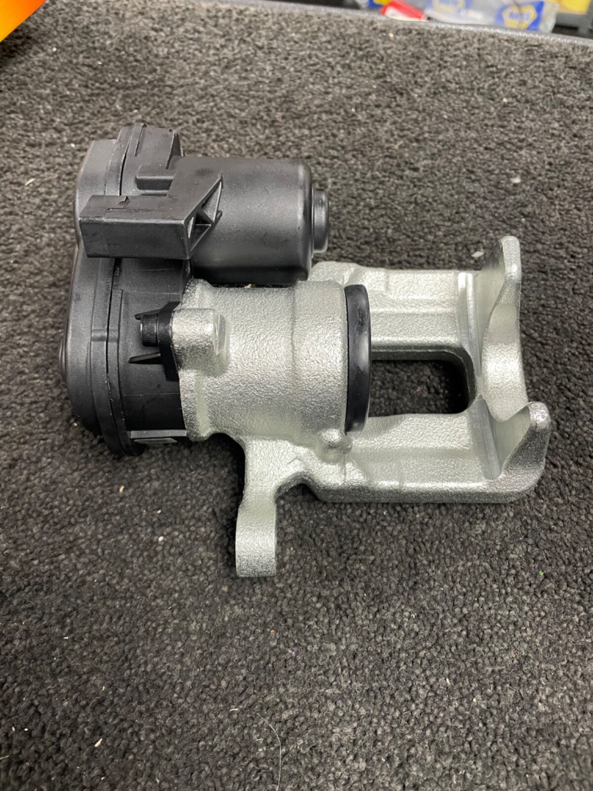 REAR RIGHT SIDE BRAKE CALIPER WITH MOTOR AUDI SEAT VW 8U0 615 404B