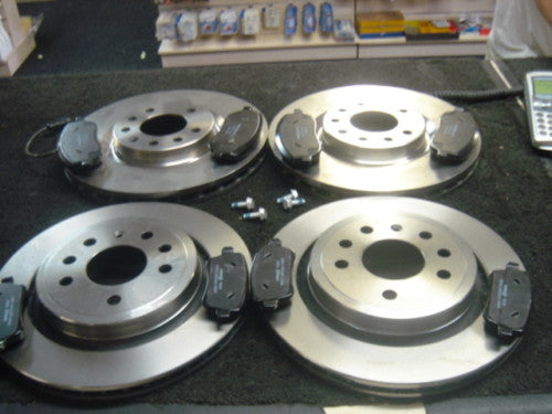 CROMA 1.9 2.4JTD FRONT & REAR   BRAKE DISCS & PADS 305M