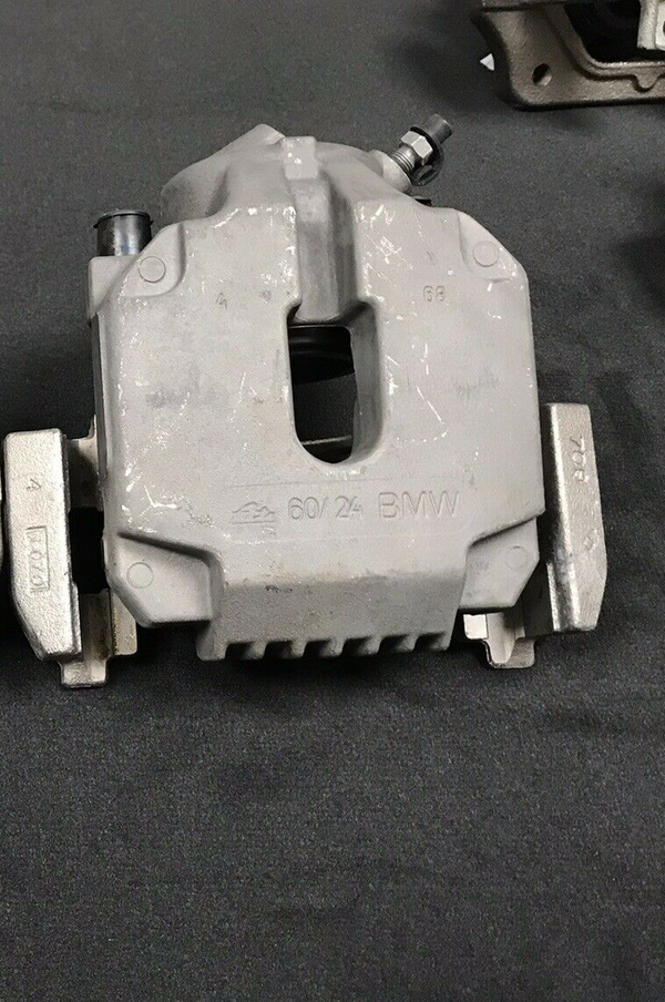 BMW 5 SER 520i 520D 523i 525i E60 E61 GENUINE FRONT BRAKE CALIPER COMPLETE OS RH