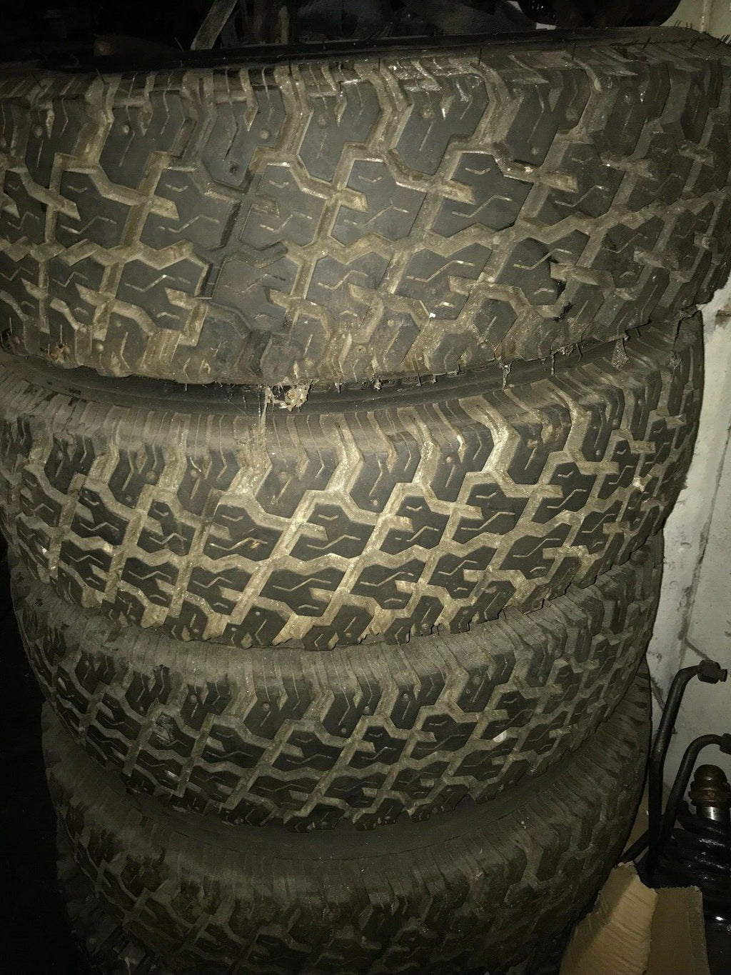 4 DEFENDER STEEL WHEELS WITH COOPER DISCOVERER  TYRES 205 80  R16 M/S