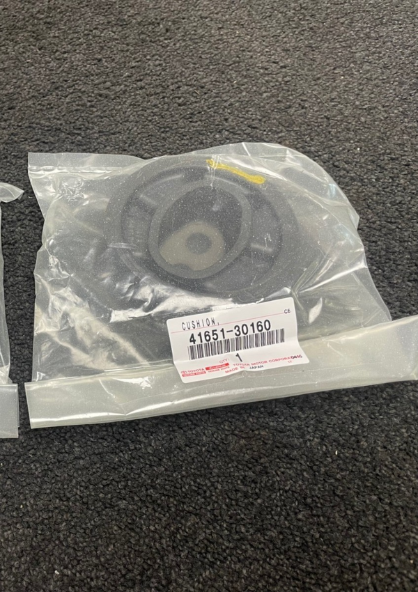 FOR LEXUS IS GS 41651-30170 REAR DIFFERENTIAL DIFF MOUNTING BUSH 4165130160