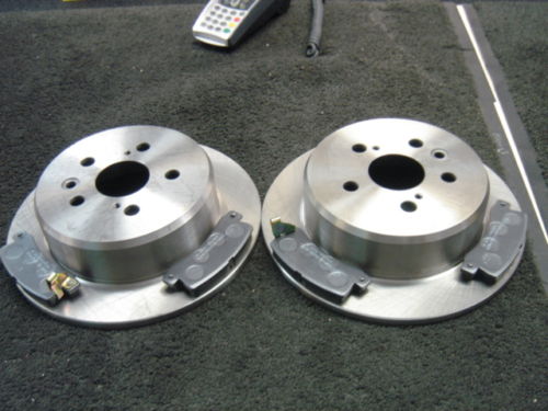 FOR TOYOTA CELICA 1.8ST REAR BRAKE DISCS &EBC ULTIMAX PADS 
