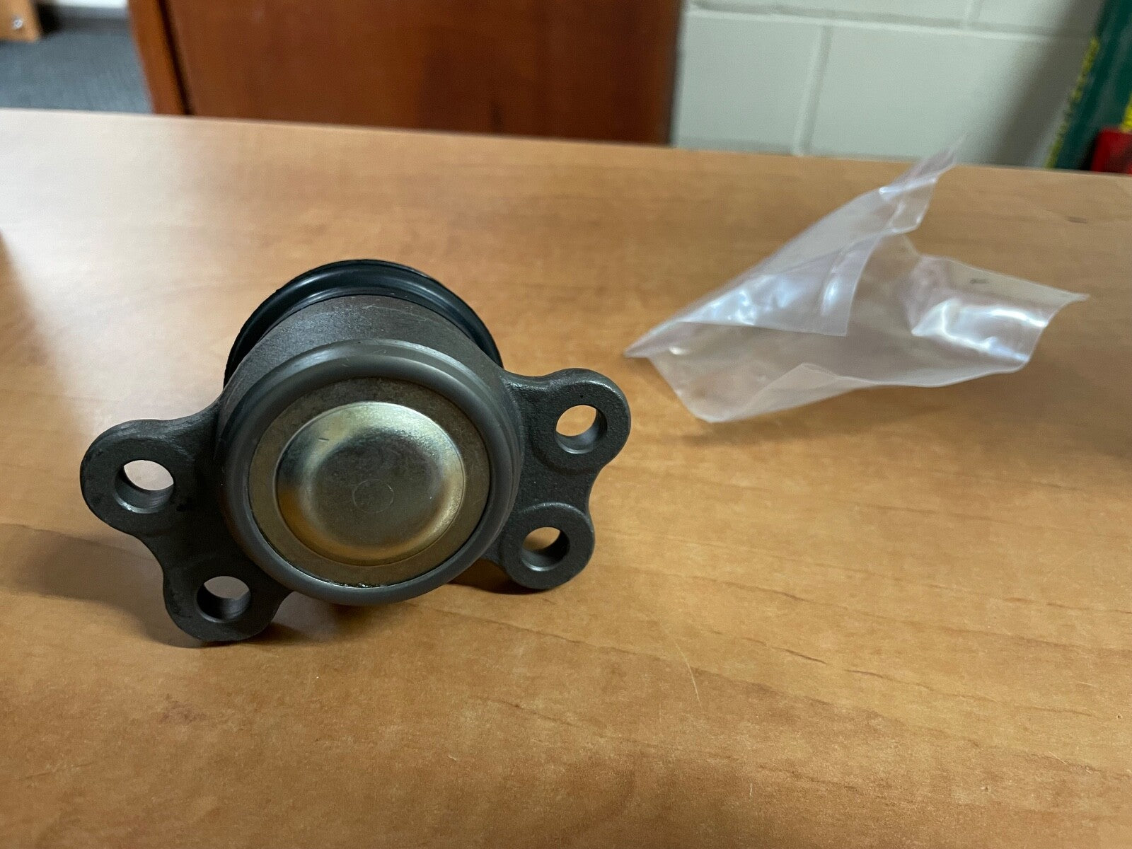 VAUXHALL ALBANY BRAVA PICKUP 2WD  FRONT  SUSPENSION UPPER BALL JOINT 8944594534