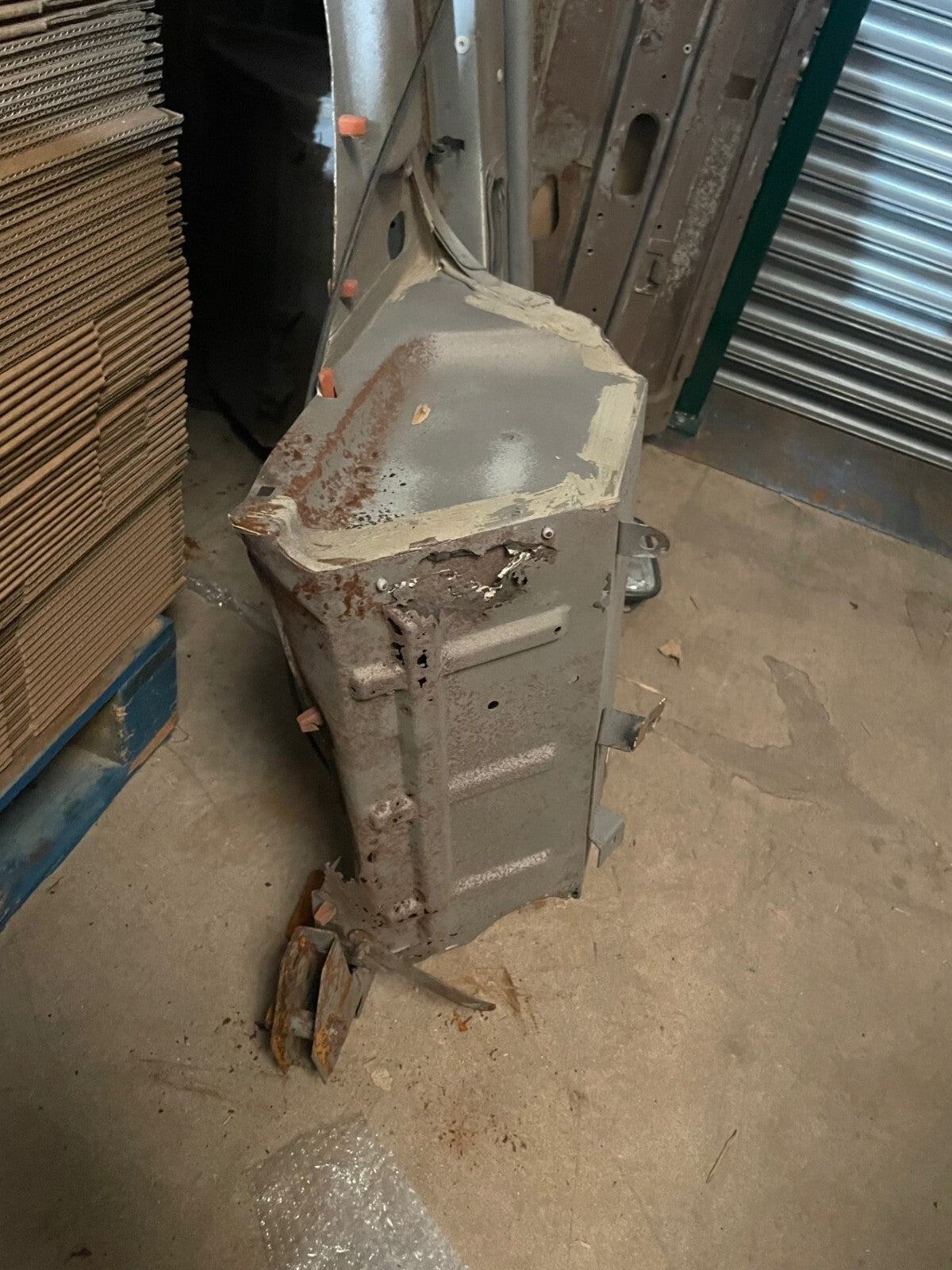 LANDROVER  DEFENDER 110 90 TDI BULKHEAD FOR LHD ONLY USED NEEDING REPAIR