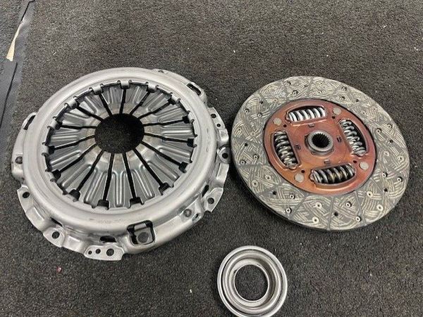 3 PCE CLUTCH KIT FOR NISSAN NAVARA D40 2.5D YD25DDTi 05-10 FOR SOLID FLYWHEEL