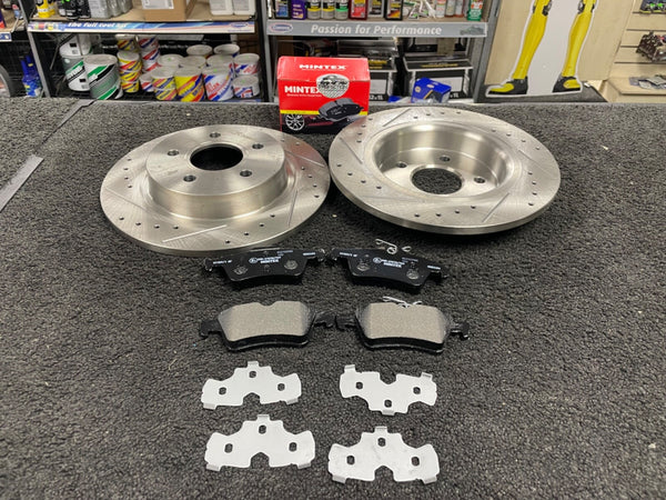 FIT FOR FORD FOCUS VOLVO C30 S40 V50  REAR DRILLED GROOVED BRAKE DISCS WITH PADS