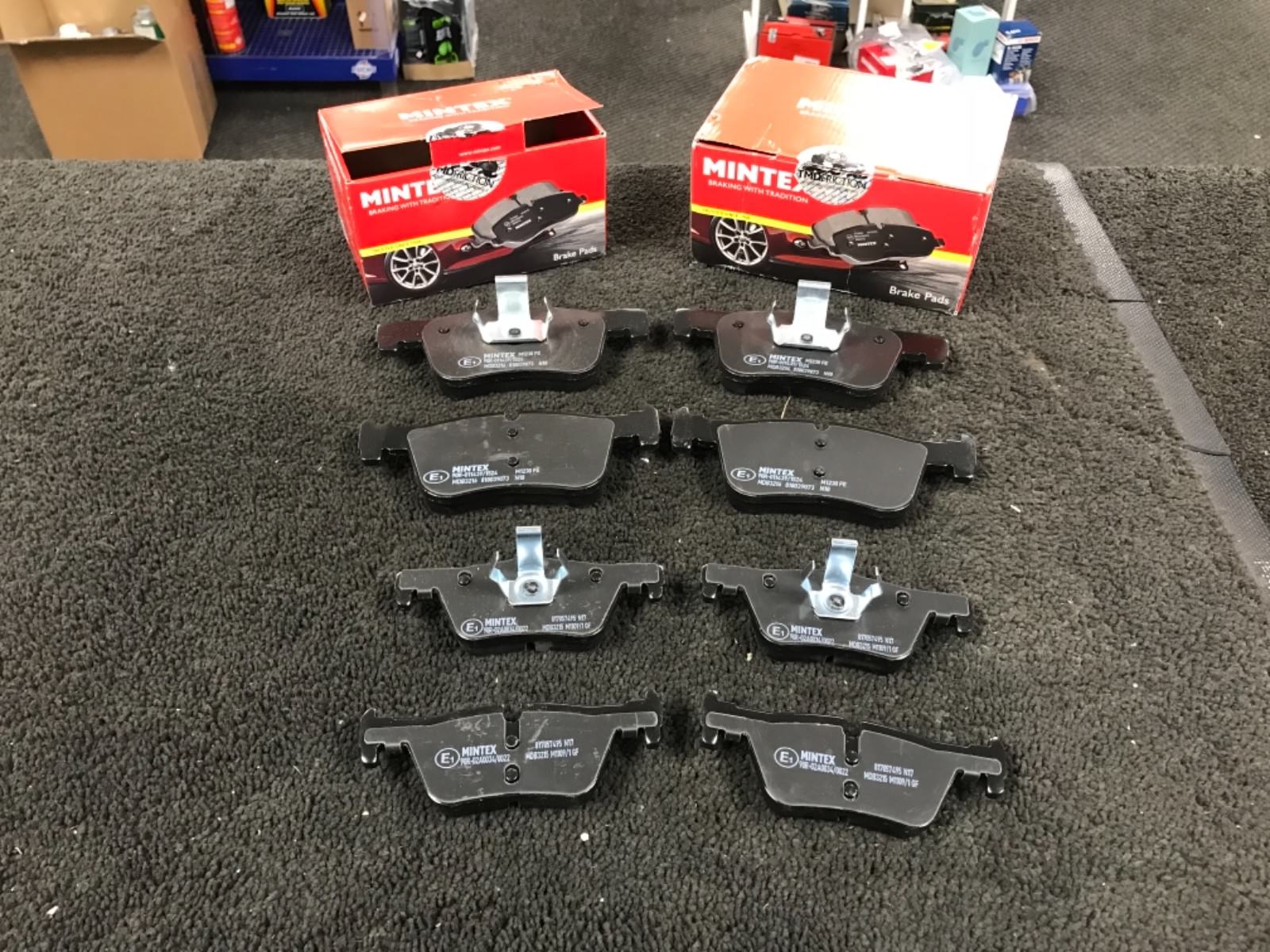 NEW BMW 3 SERIES F30 316 320d GENUINE MINTEX FRONT AND REAR PAD SET