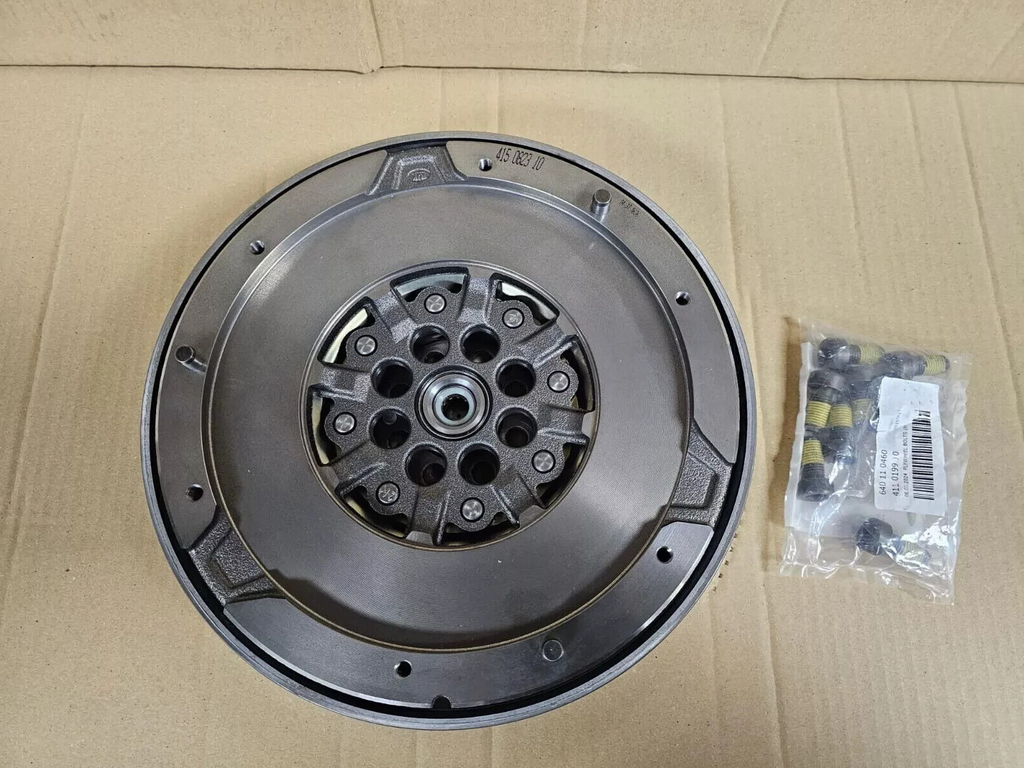 DUAL MASS FLYWHEEL  BMW 116D ED PLUS 2015-20 21208482598 21208605486 21208605488