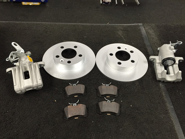AUDI A3 8P1 FSi TFSi TDi REAR BRAKE CALIPER PAIR REAR BRAKE DISC BRAKE PAD  