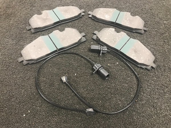 AUDI Q7 3.0 TDi QUATTRO 272 4MB 2015 ON FRONT BRAKE DISC PADS + WEAR SENSORS