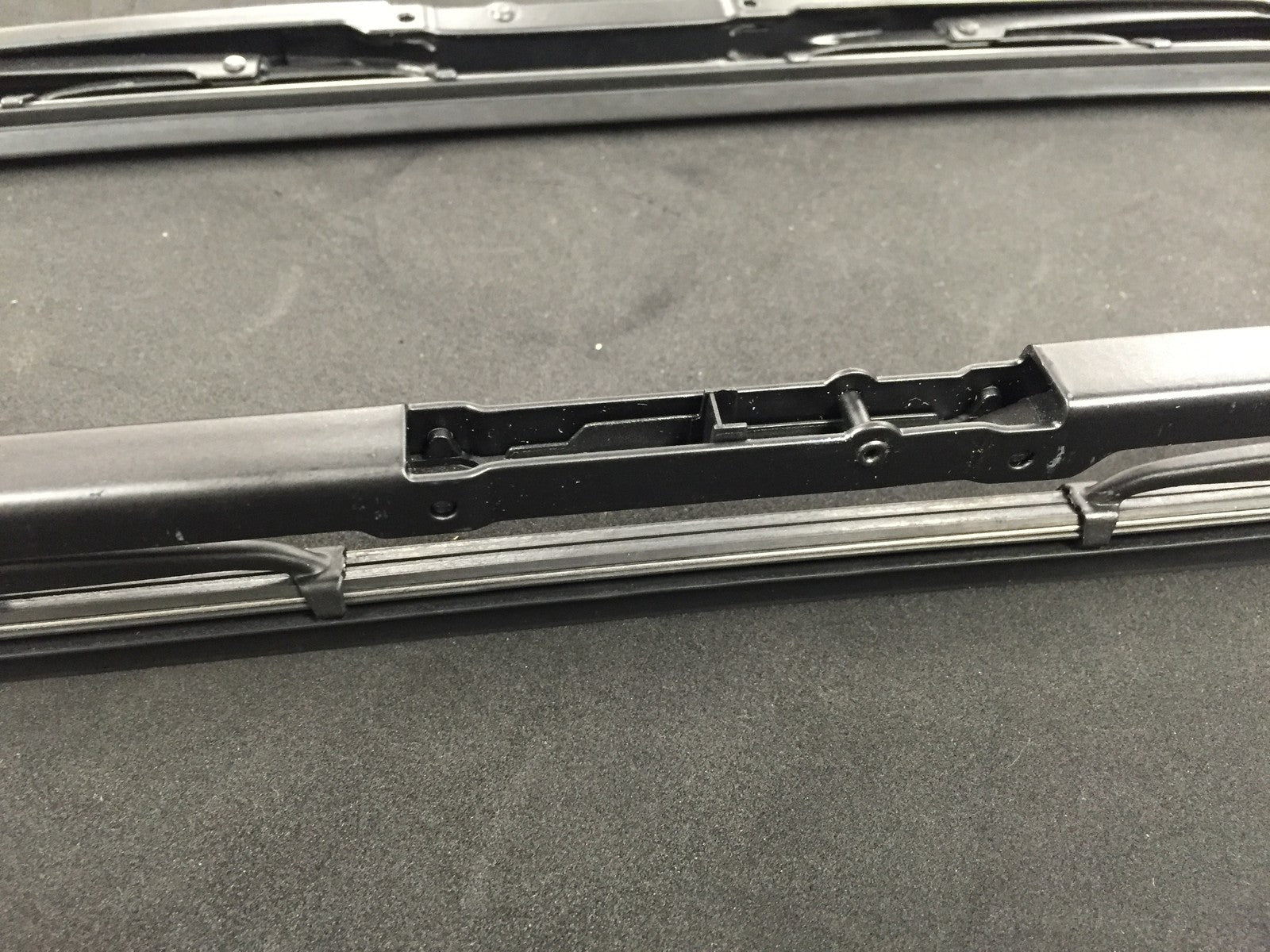 ORIGINAL FIT  WIPER BLADE SET - 5 SERIES  E 39-  SET- O.E TYPE FITTING