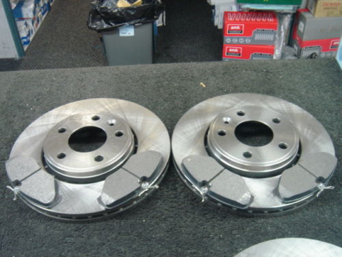 FOR NISSAN PRIMASTAR 1.9 DCi 2.0 2 FRONT BRAKE DISCS & PADS !NEW!
