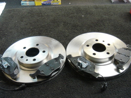 ALFA 147 156 164 GT SPIDER FRONT DISCS & PADS SET NEW