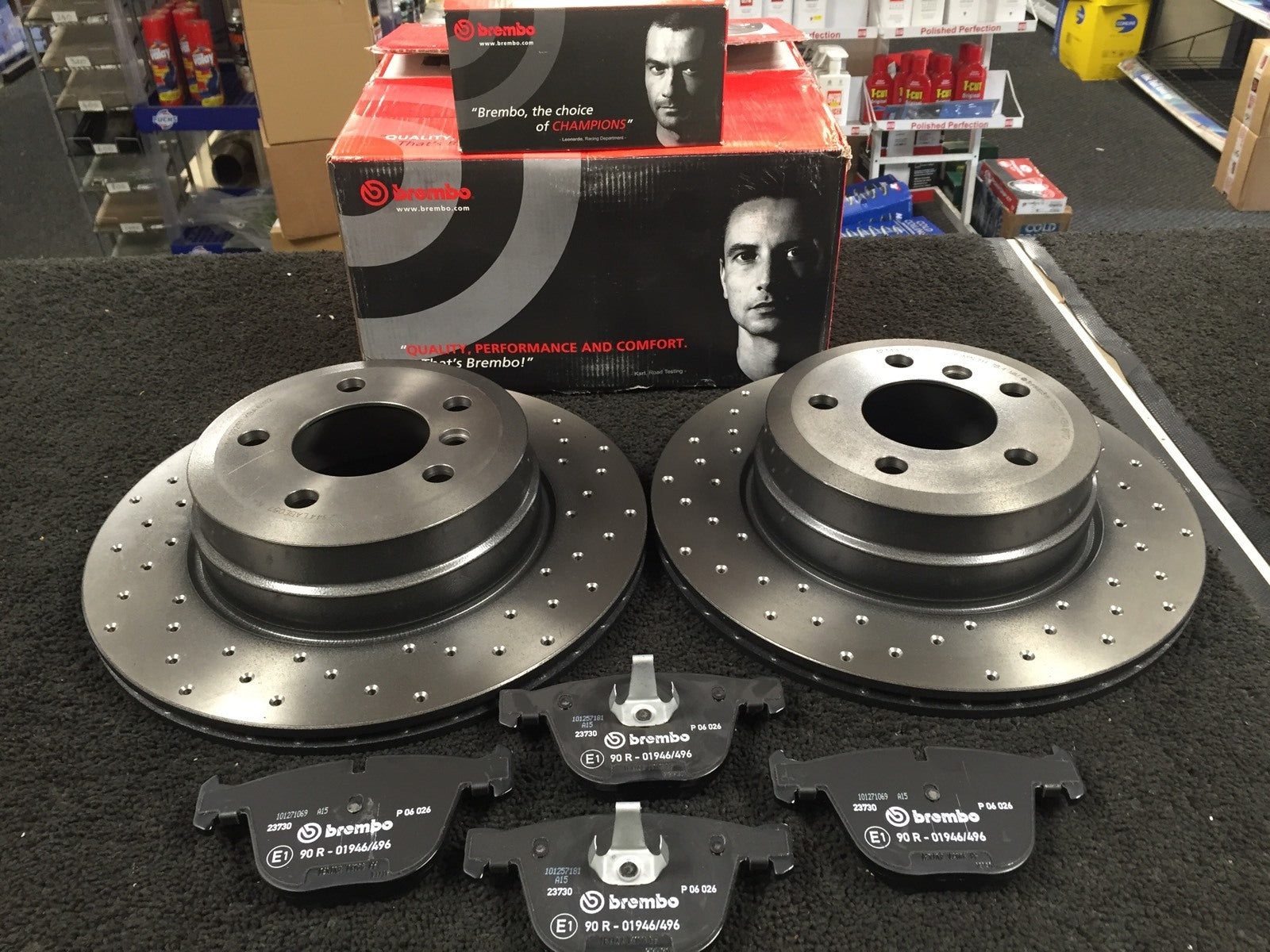 BMW X6 3.0 xDrive35d E71 FRONT BRAKE DISC BREMBO CROSS DRILLED BRAKE PADS 365MM