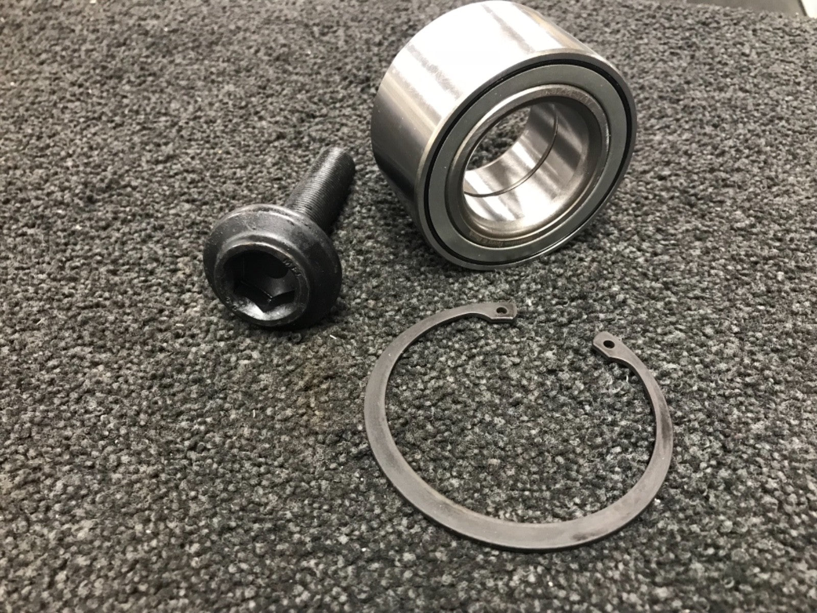 SEAT LEON CUPRA R 225BHP FRONT WHEEL BEARING KIT O.E FIT