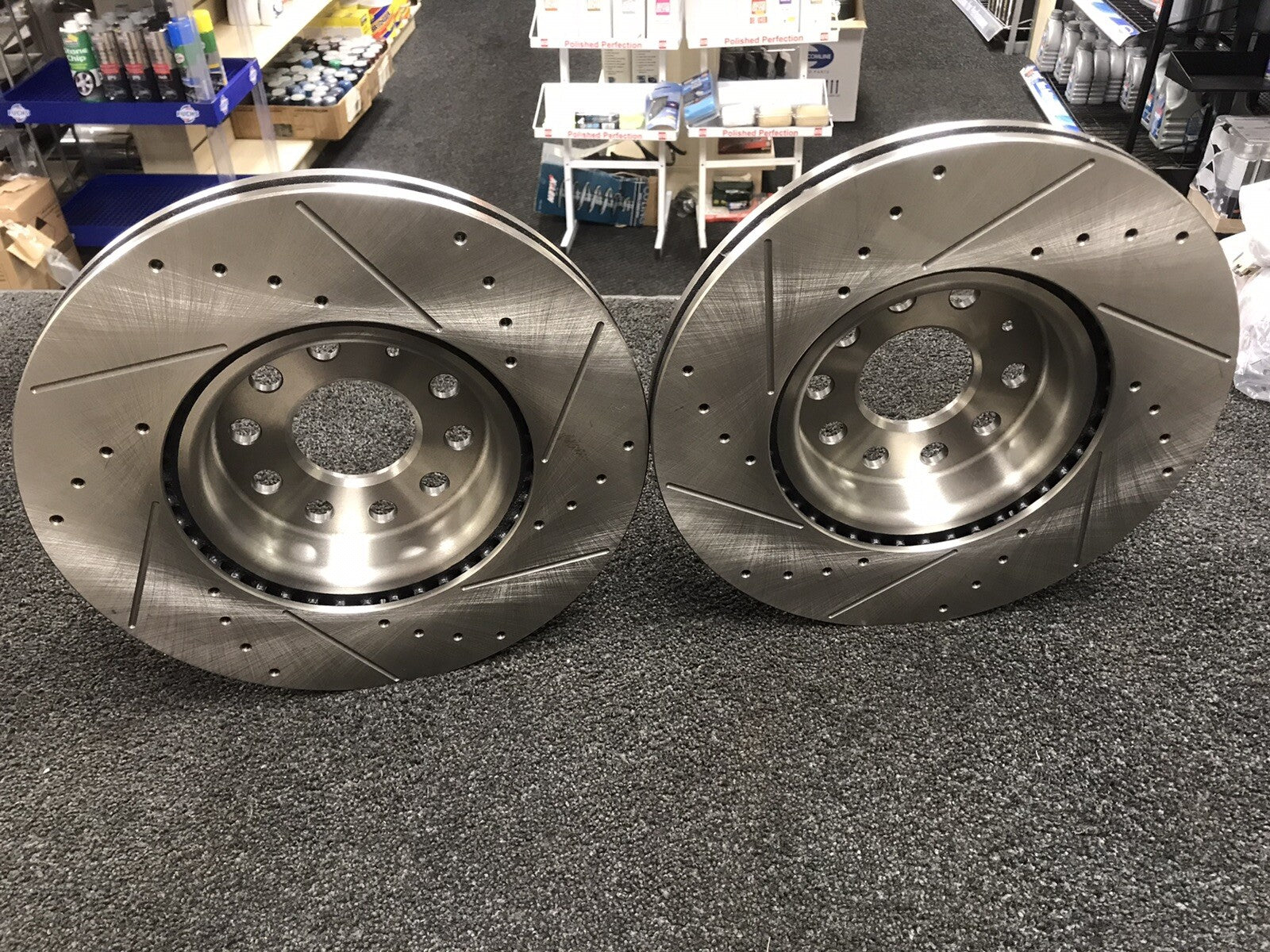 AUDI A3 1.0 1.2 1.4 1.5 8v 2012 on CROSS DRILLED GROOVED FRONT BRAKE DISCS+PADS 