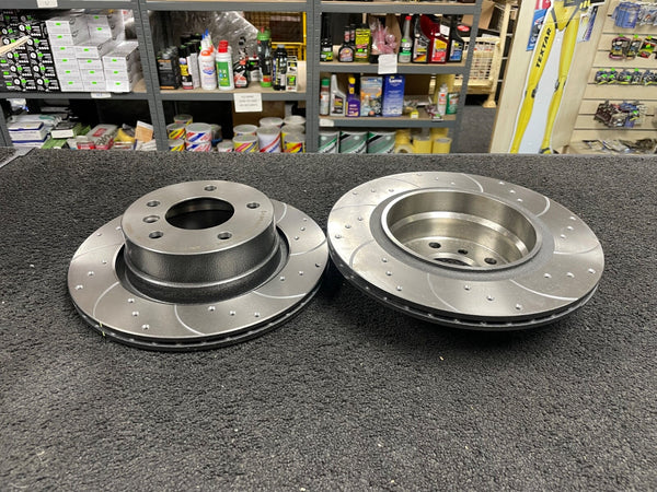 FOR BMW Z4 3.0 E85 BRAKE DISCS DISC  REAR  DRILLED GROOVED BRAKE 09.9869.81