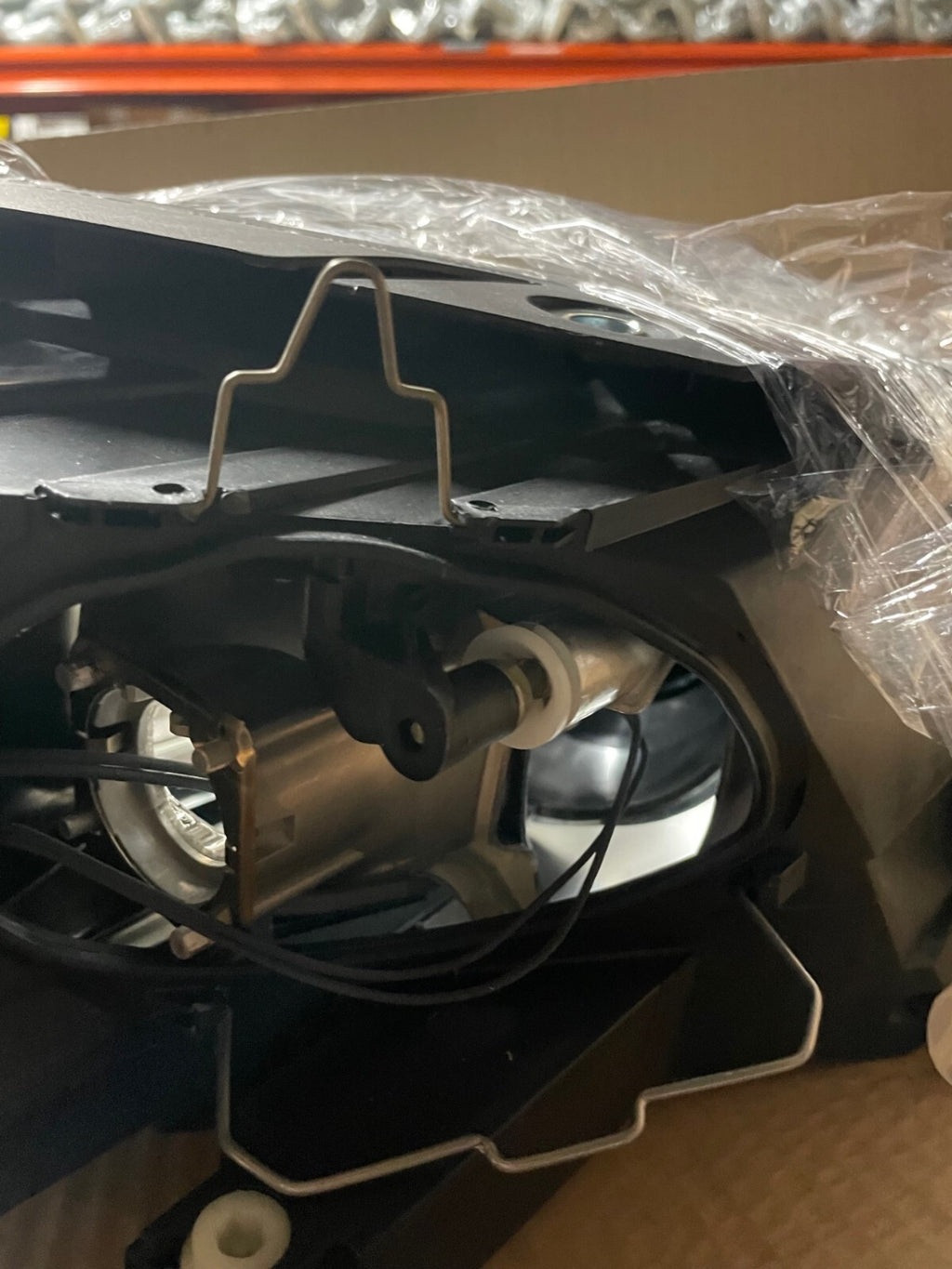 GENUINE VW PASSAT B6 2005-2010 NS LH PASSENGER HEAD LIGHT WHILE STOCK LASTS