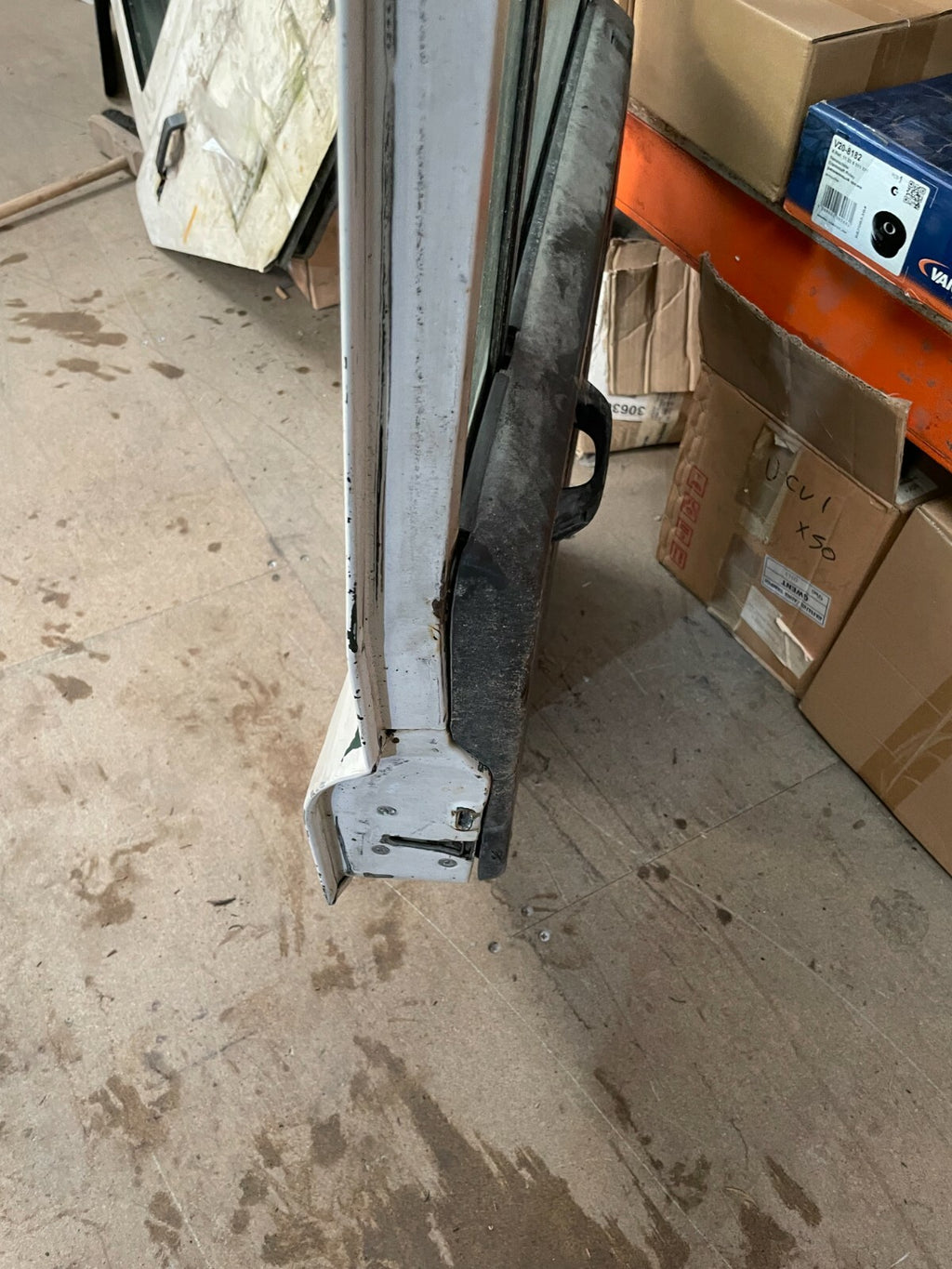 LANDROVER DEFENDER 110 TDi PASSENGER SIDE SECOND ROW DOOR COMPLETE NO ROT