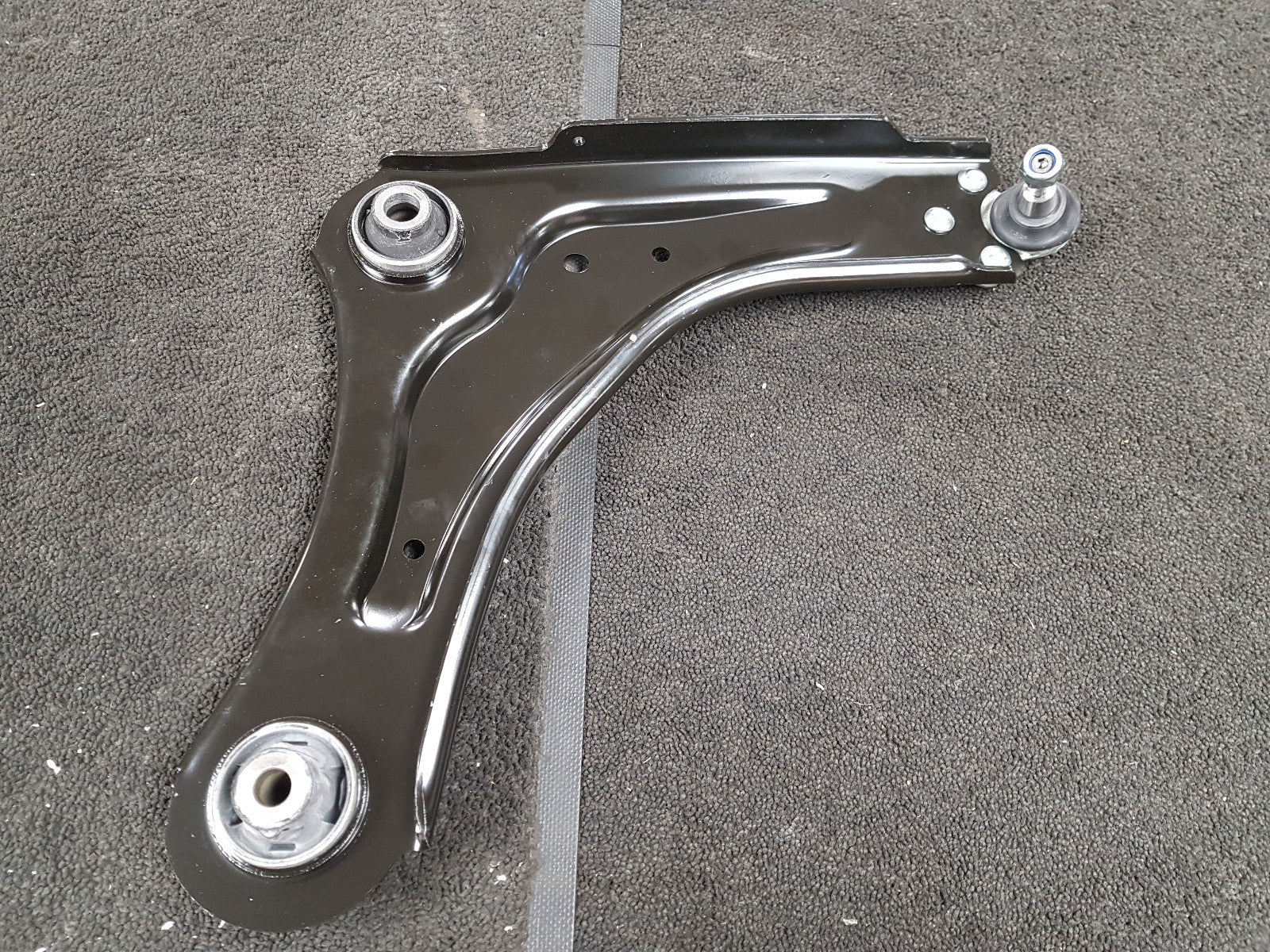 RENAULT LAGUNA MK3 2007-2012 LOWER WISHBONE ARM BALL JOINT DRIVER SIDE RIGHT