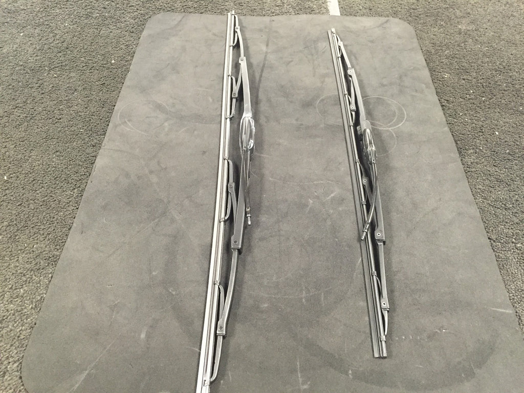 V CLASS CDI AMBIENTE WIPER BLADES OE SPEC WASHER JET PAIR