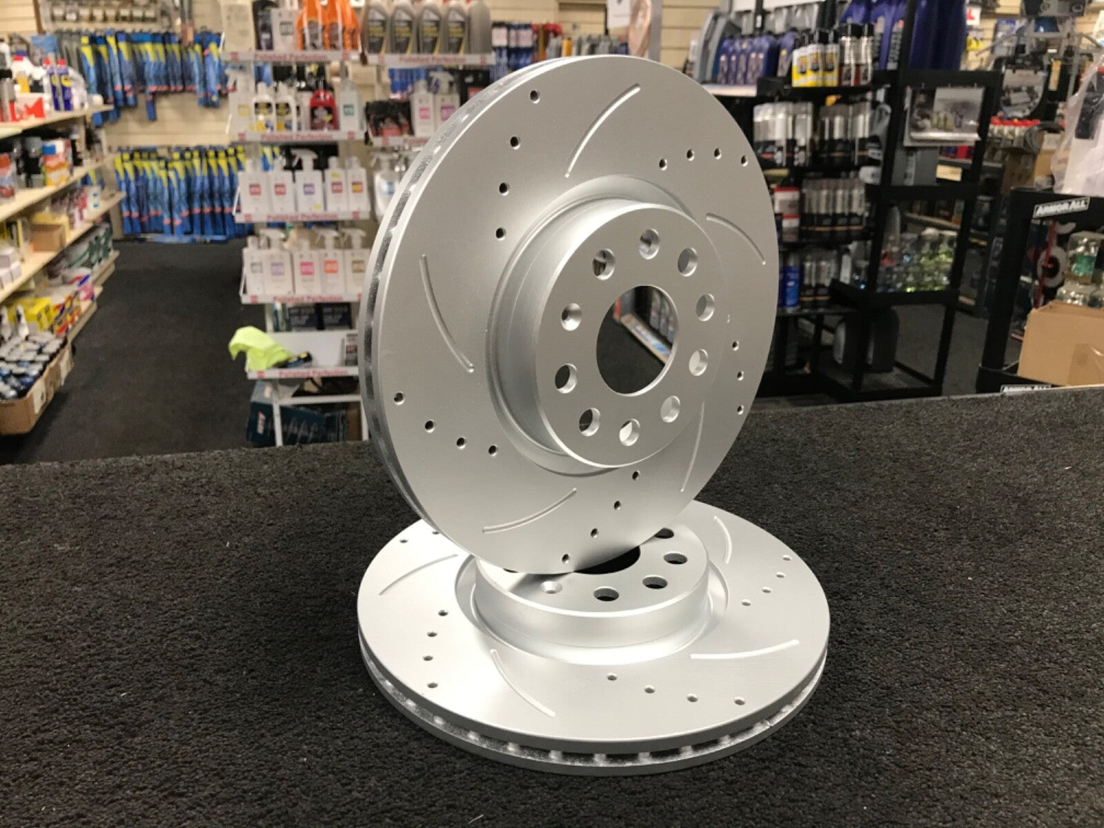 AUDI A3 Q3 GOLF OCTAVIA SUPERB BRAKE DISC DRILLED GROOVED 312 + 282 FRONT BACK 