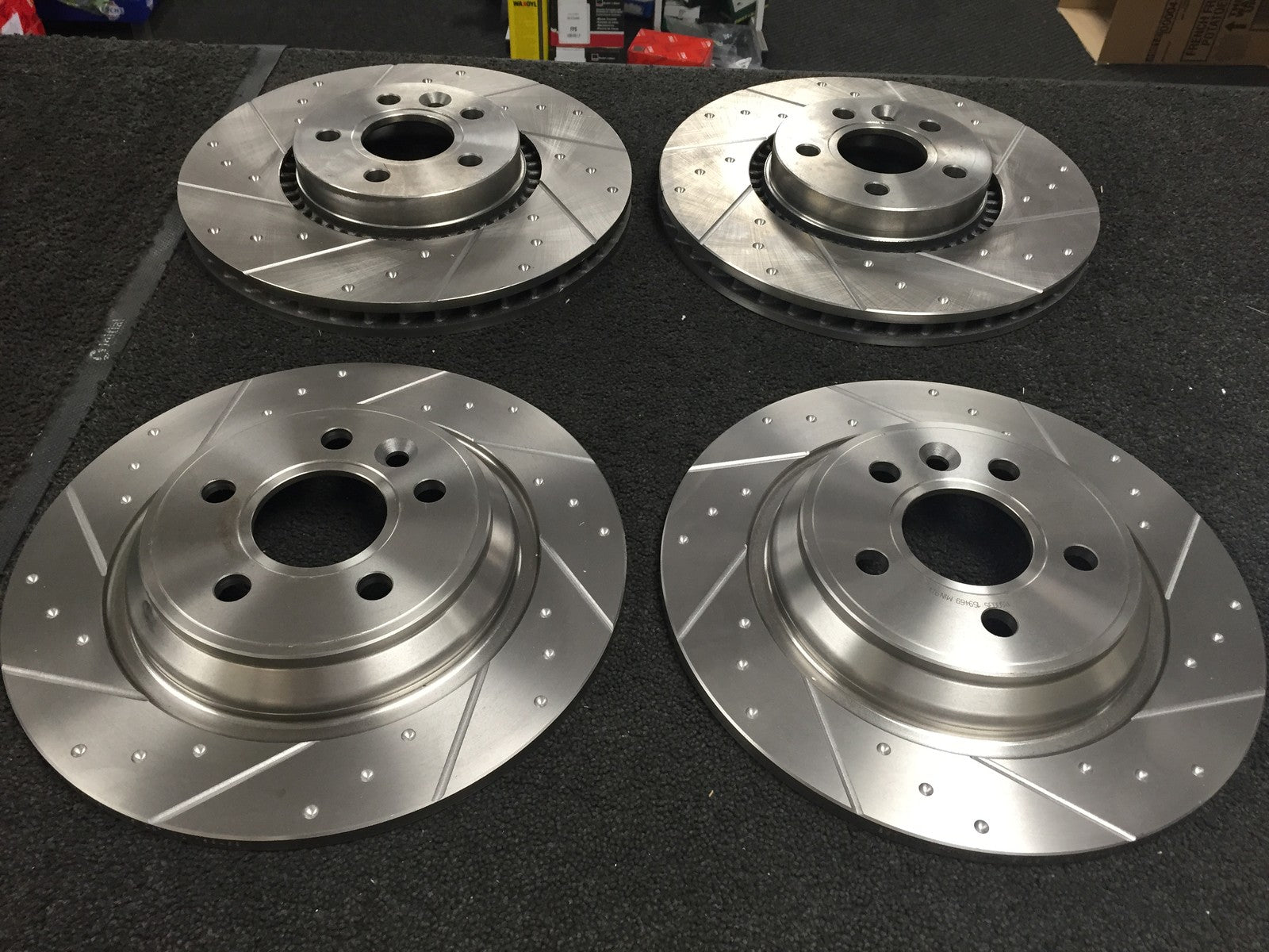 VOLVO S60 D5 R-DESIGN LUX PERFORMANCE BRAKE DISC FRONT REAR DIMPLED GROOVED