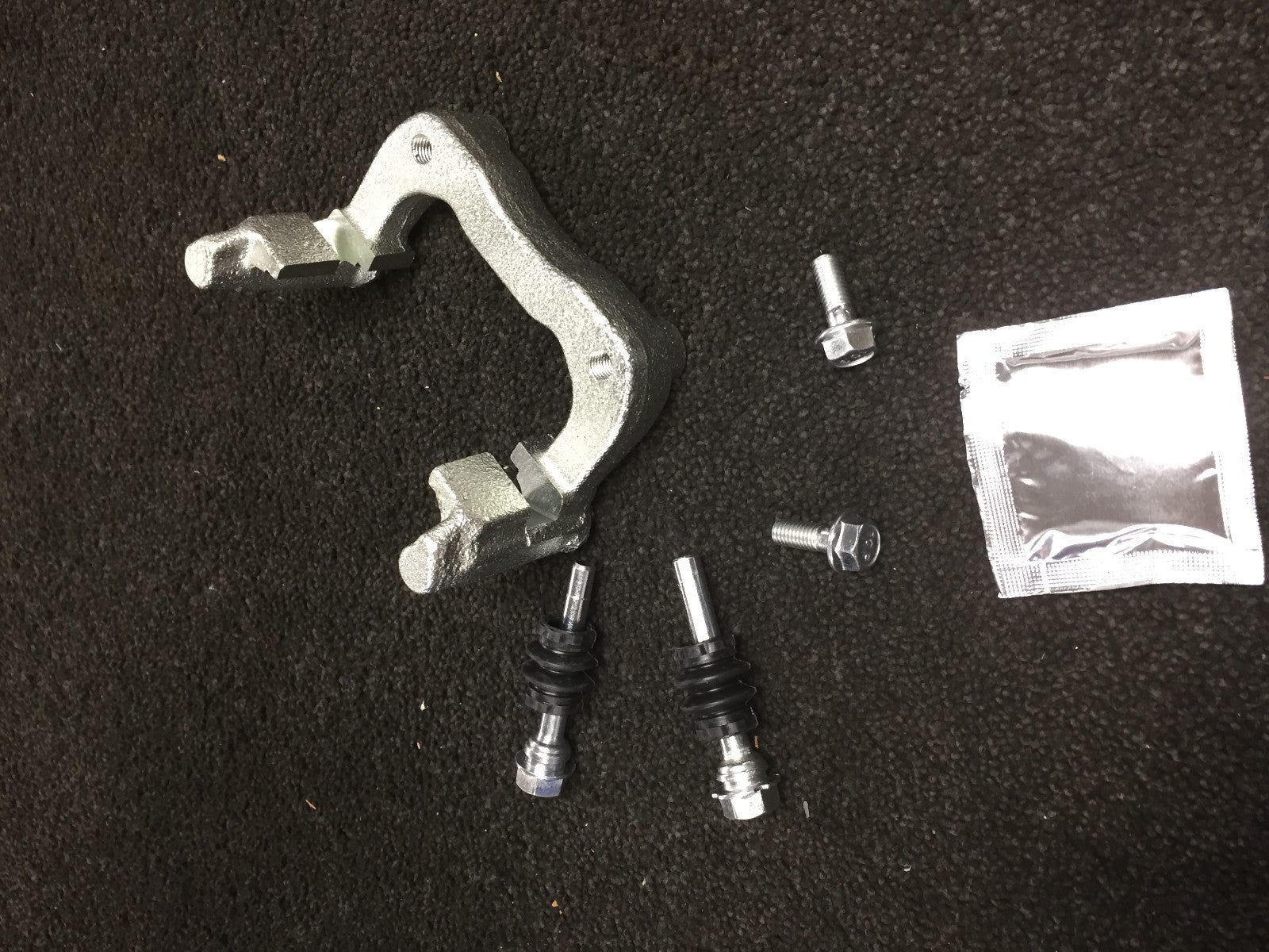 2 REAR BRAKE CALIPER BRACKET SLIDER KIT FOR PEUGEOT 1007 2008 207 208 307 308