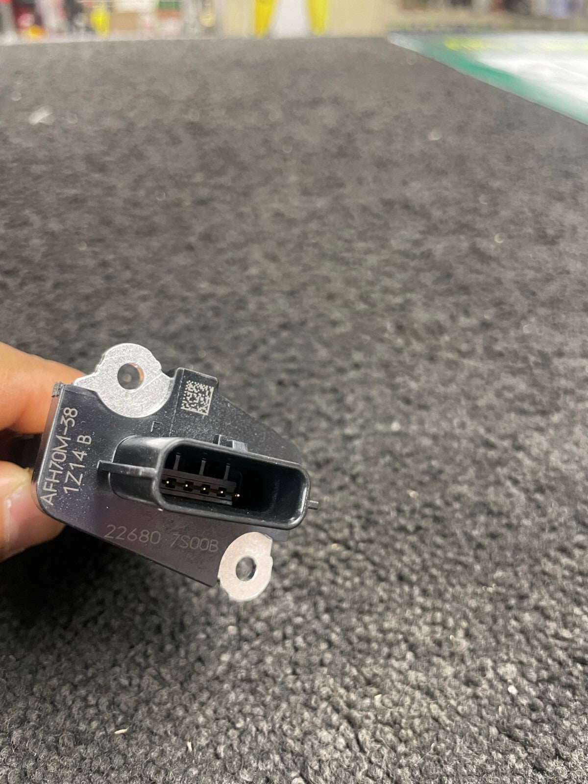 GENUINE AIR FLOW SENSOR FOR NAVARA D40 MURANO MICRA K12 JUKE F15 CUBE 226807S00B