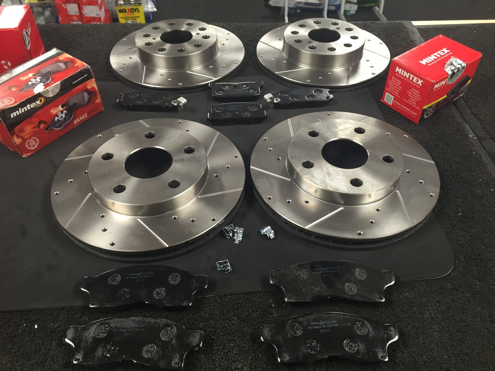 FOR TOYOTA MR2 MK2 REV 1 CROSS DRILLED GROOVED BRAKE DISC BRAKE PADS FRONT REAR
